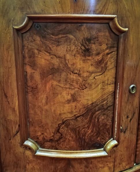 Stodola.cz - Etažér se skříňkou